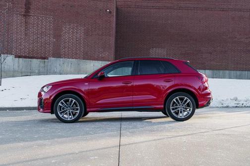 2022 Audi Q3 45 S line Premium
