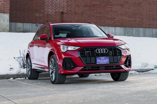 2022 Audi Q3 45 S line Premium