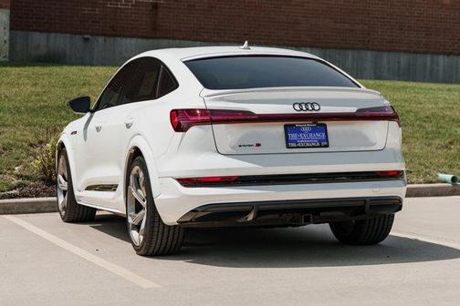 2023 Audi e-tron S Sportback Prestige quattro