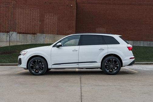 2026 Audi Q7 55 Premium Plus