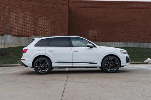 2026 Audi Q7 55 Premium Plus