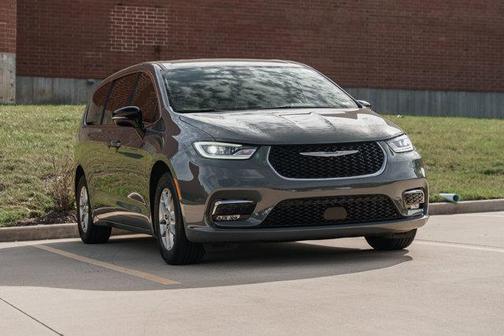 2025 Chrysler Pacifica L