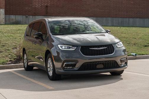 2025 Chrysler Pacifica L