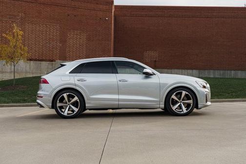 2024 Audi SQ8 4.0T Premium Plus