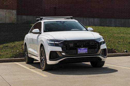 2022 Audi Q8 55 Premium Plus