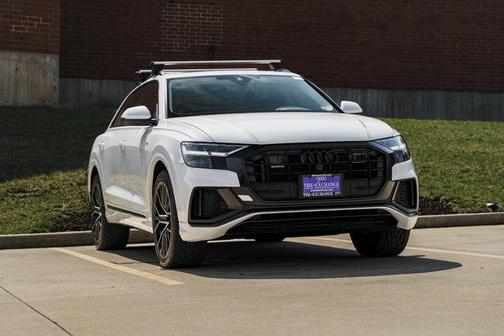 2022 Audi Q8 55 Premium Plus