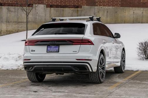 2022 Audi Q8 55 Premium Plus