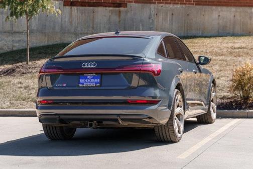 2022 Audi e-tron S Prestige