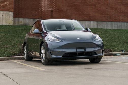 2022 Tesla Model Y Long Range Dual Motor All-Wheel Drive