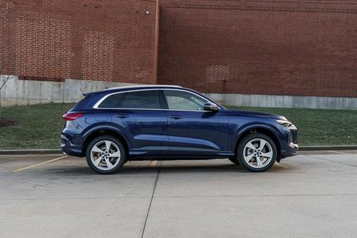 2025 Audi Q5 Premium Plus TFSI quattro S tronic