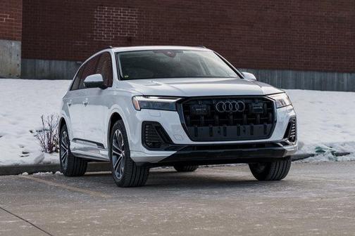 2025 Audi Q7 45 Premium