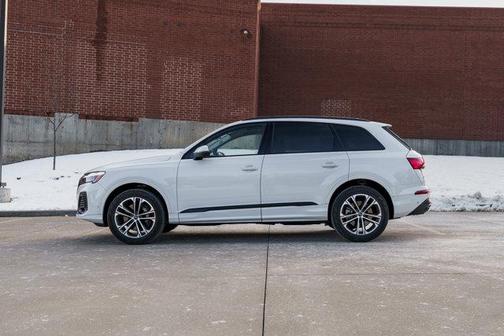 2025 Audi Q7 45 Premium