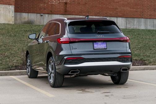 2025 Audi Q5 Premium TFSI quattro S tronic