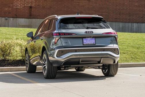 Daytona Gray Pearl Effect 2026 Audi Q3 TFSI quattro S tronic