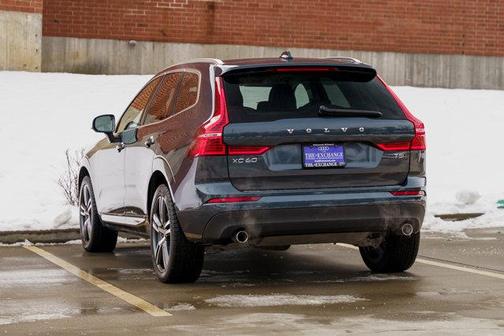 2021 Volvo XC60 T5 Momentum