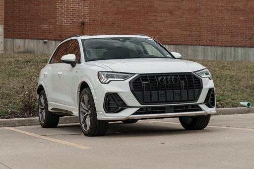 2025 Audi Q3 Premium 45 TFSI S line quattro Tiptronic