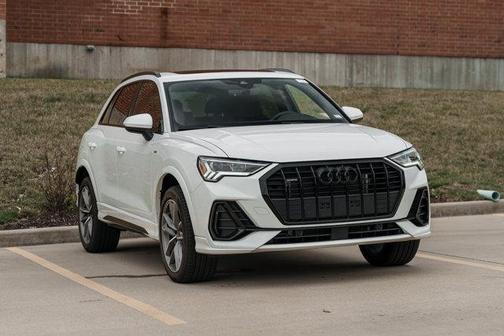 2025 Audi Q3 Premium 45 TFSI S line quattro Tiptronic