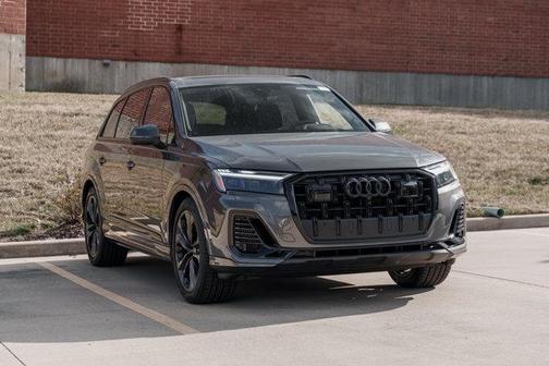 2025 Audi Q7 55 Premium Plus