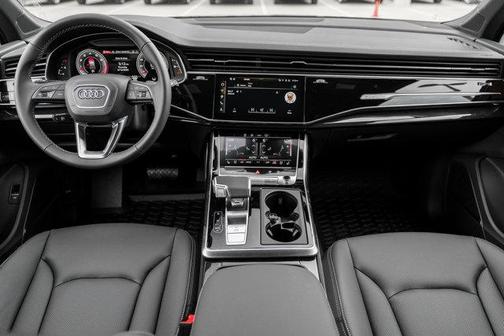 2025 Audi Q7 55 Premium Plus