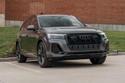 2025 Audi Q7 55 Premium Plus