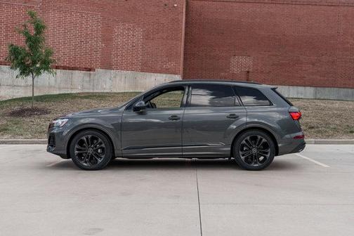 2025 Audi Q7 55 Premium Plus