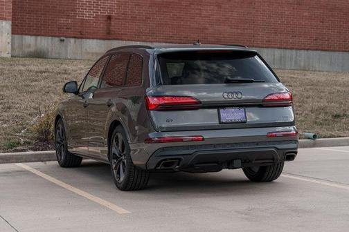 2025 Audi Q7 55 Premium Plus
