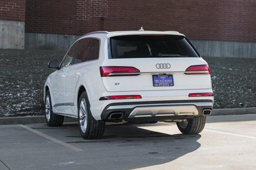 2025 Audi Q7 55 Premium Plus