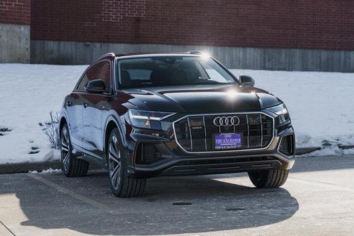 2022 Audi Q8 55 Premium Plus