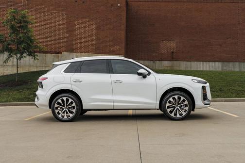 Glacier White Metallic 2026 Audi Q3 TFSI quattro S tronic
