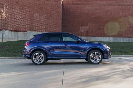 2025 Audi Q3 Premium 45 TFSI S line quattro Tiptronic