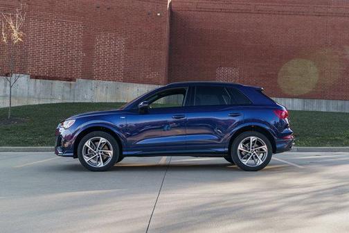 2025 Audi Q3 Premium 45 TFSI S line quattro Tiptronic
