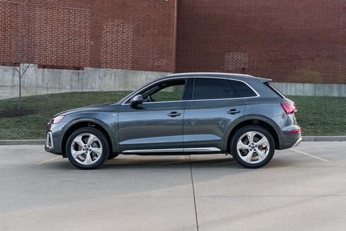2023 Audi Q5 45 S line Premium Plus