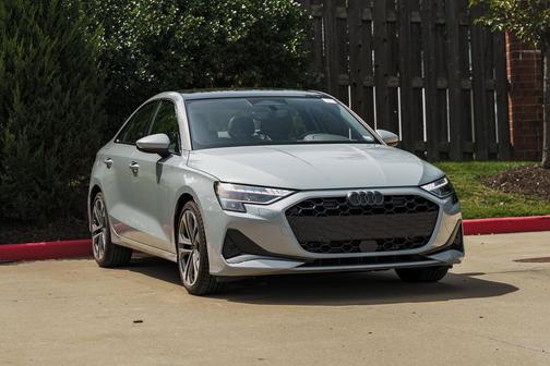 Arrow Gray Pearl Effect 2026 Audi A3 Premium