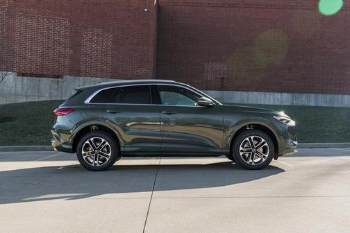 2025 Audi Q5 Premium TFSI quattro S tronic