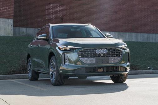 2025 Audi Q5 Premium TFSI quattro S tronic