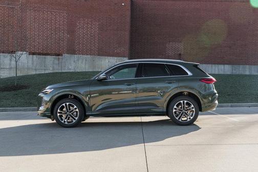 2025 Audi Q5 Premium TFSI quattro S tronic