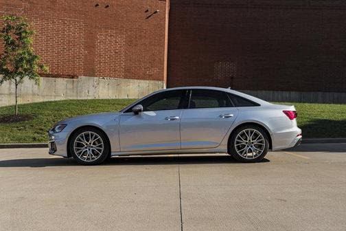Florett Silver Metallic 2023 Audi A6 Premium 55 TFSI quattro S tronic
