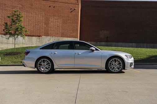 Florett Silver Metallic 2023 Audi A6 Premium 55 TFSI quattro S tronic