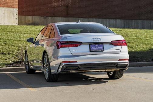 Florett Silver Metallic 2023 Audi A6 Premium 55 TFSI quattro S tronic