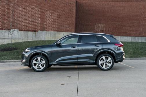 2025 Audi Q5 Premium Plus TFSI quattro S tronic