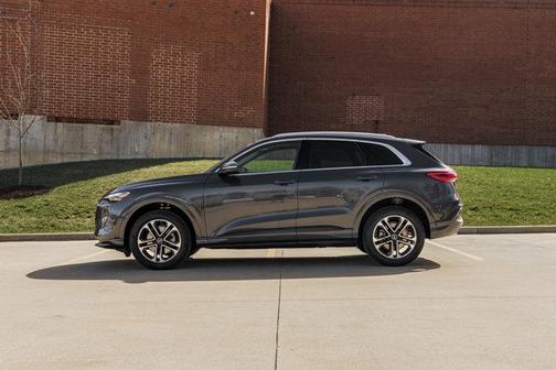 2025 Audi Q5 Premium TFSI quattro S tronic