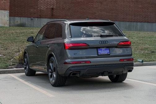 2025 Audi Q7 55 Premium Plus