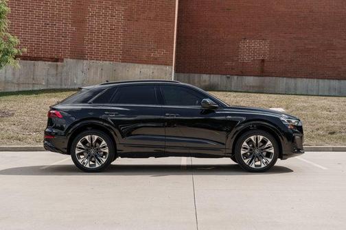 2025 Audi Q8 55 Premium Plus