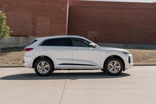 2025 Audi Q5 Premium