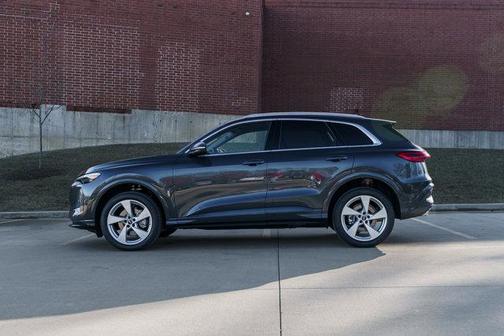 2025 Audi Q5 Premium Plus TFSI quattro S tronic