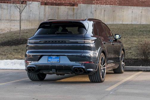 2025 Porsche Cayenne GTS