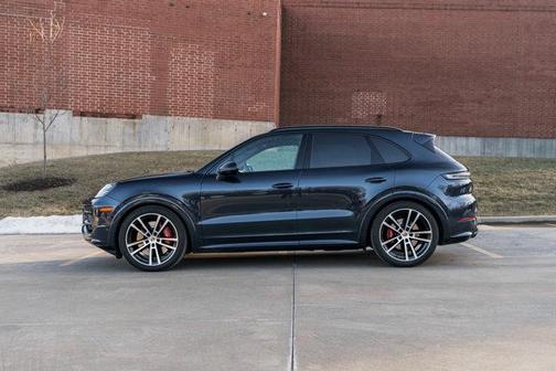 2025 Porsche Cayenne GTS