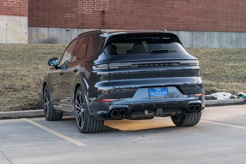 2025 Porsche Cayenne GTS