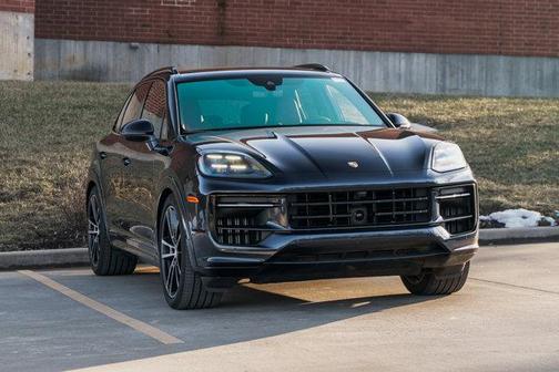 2025 Porsche Cayenne GTS