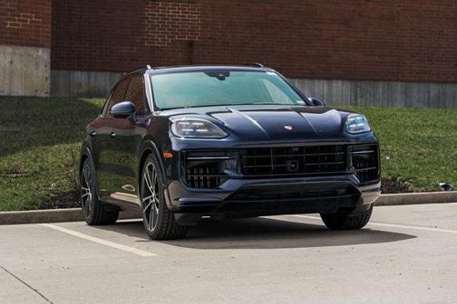2025 Porsche Cayenne GTS